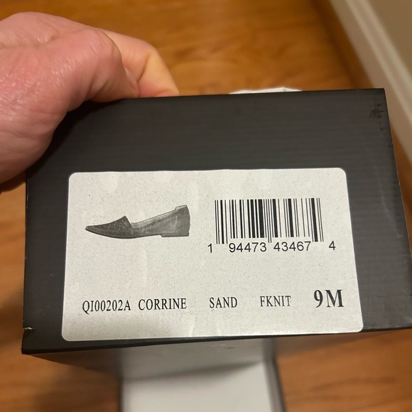 EUC MIA “Corrine” fabric flat - size 9 - Picture 7 of 7